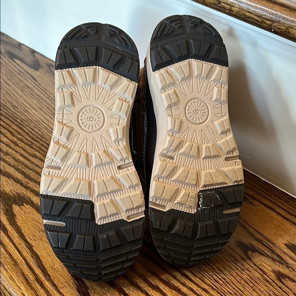 UGG Chestnut Arren Boots NWOT